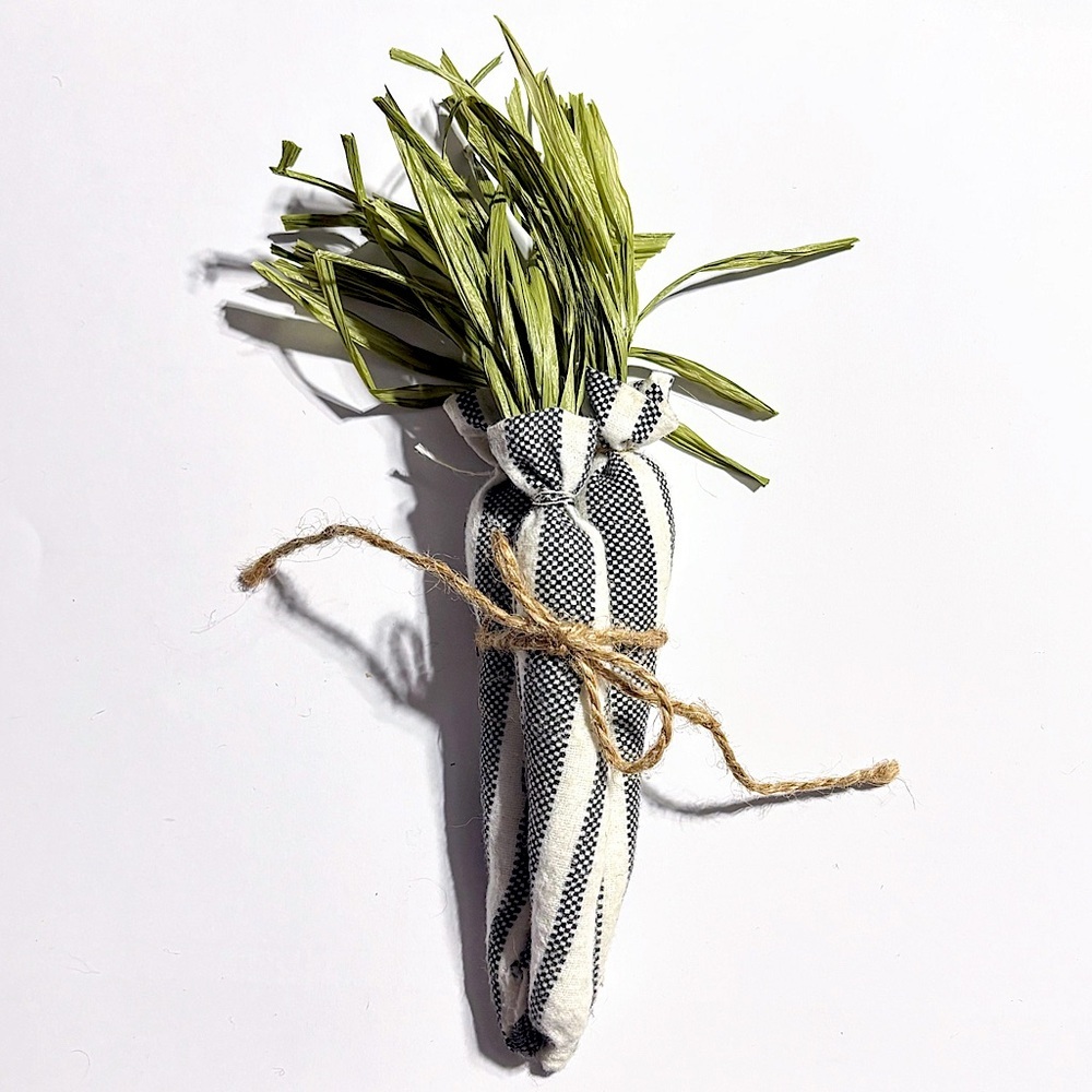 Handmade 3 Farmhouse Decor Black & White Carrots Burlap Bow NEW